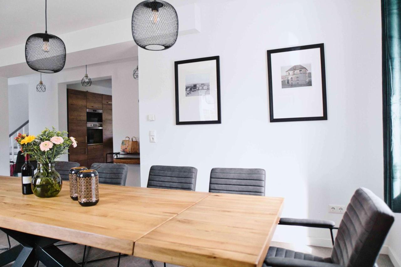 Mein Eifel Ferienhaus Altes Pfarrhaus クローネンブルク エクステリア 写真