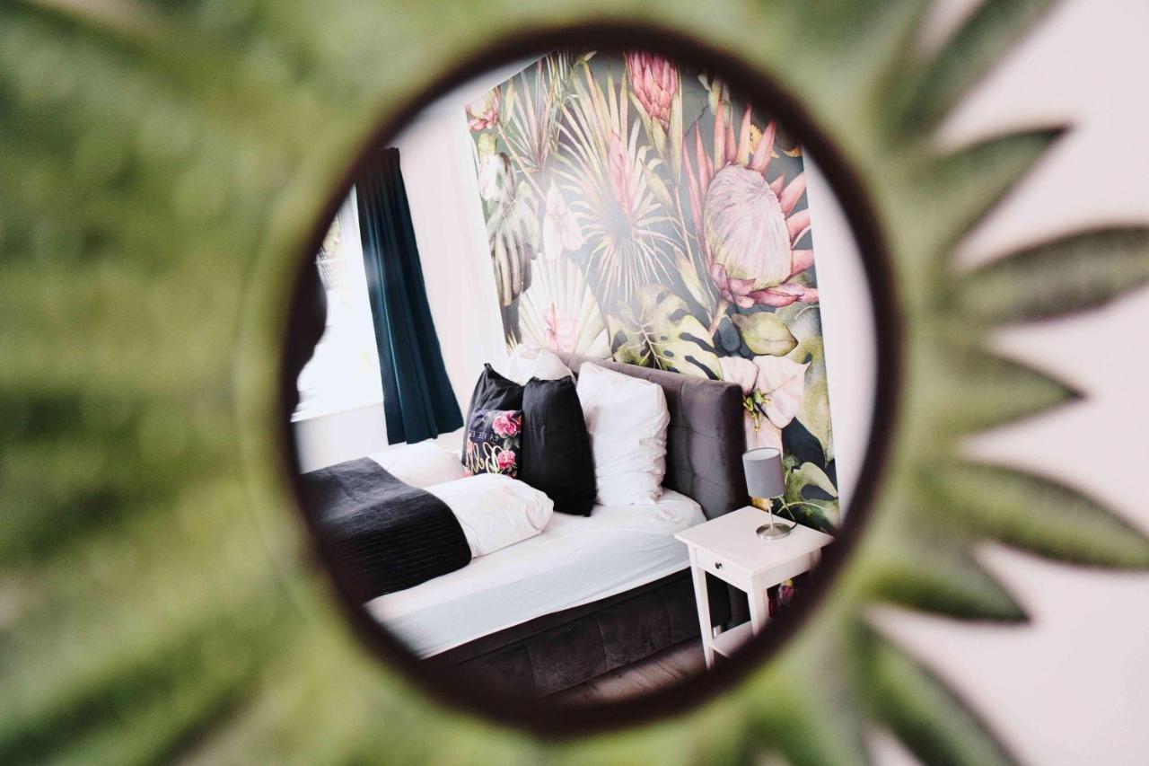 Mein Eifel Ferienhaus Altes Pfarrhaus クローネンブルク エクステリア 写真
